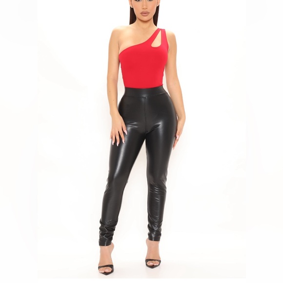 Red tarzan body suit thong - Picture 2 of 4